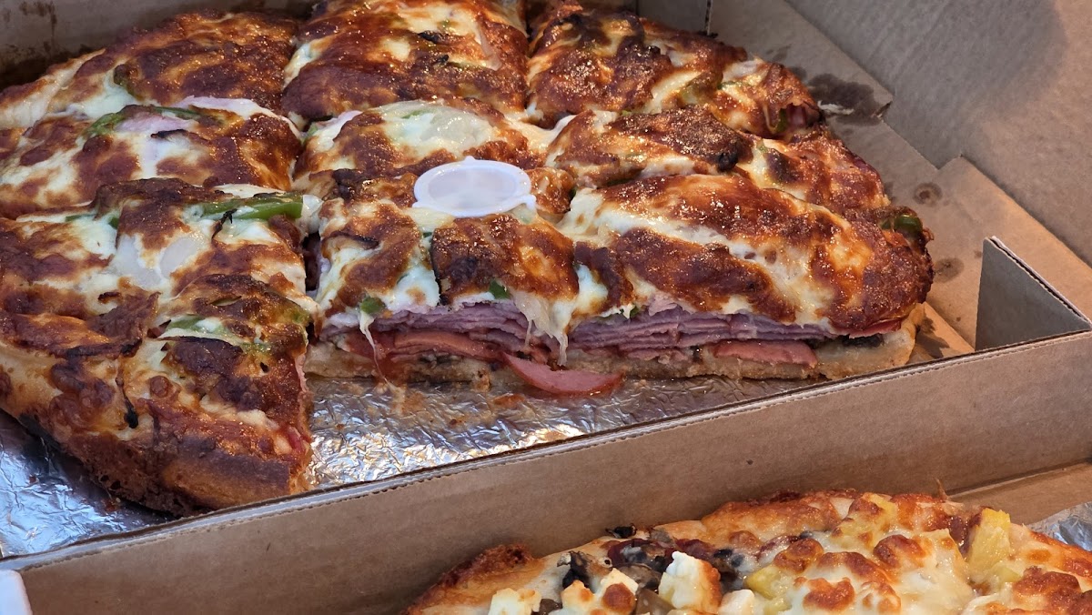 Tumblers Pizza Photos 2